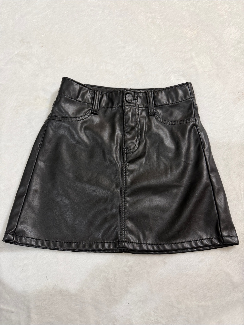EUC Gap Classic Black Faux Leather Mini Skirt size 7